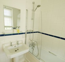 bathroom-luxury-suite